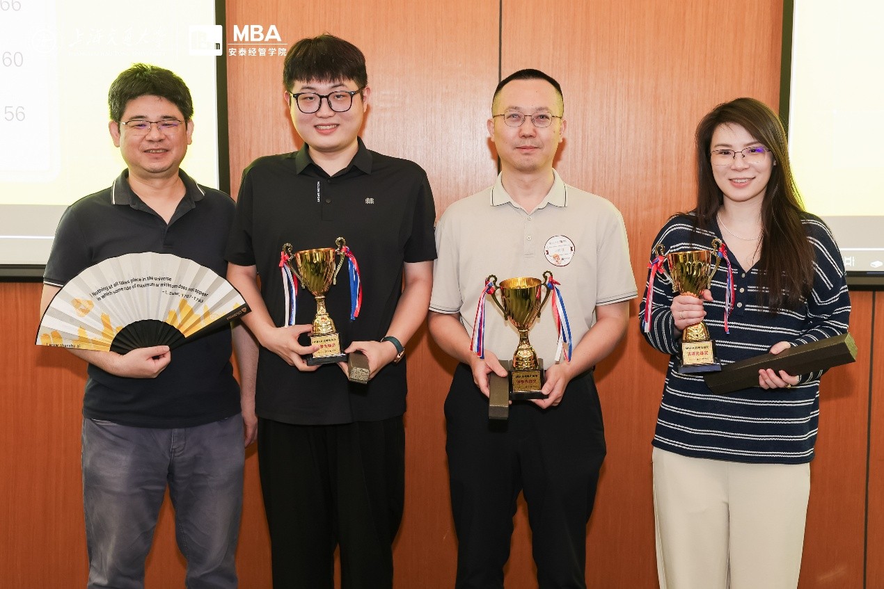 1785146632015034429.jpeg AI时代同样不意味着人人都要成为算法